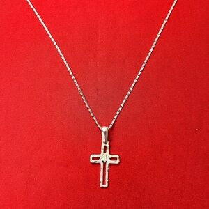 Elegant 925 strling Silver Cross Pendant and‎ chain Necklace
